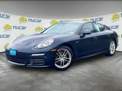 Dark Blue Metallic 2014 Porsche Panamera 4