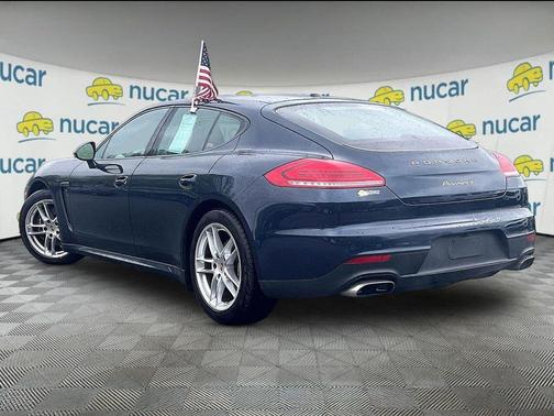 Dark Blue Metallic 2014 Porsche Panamera 4