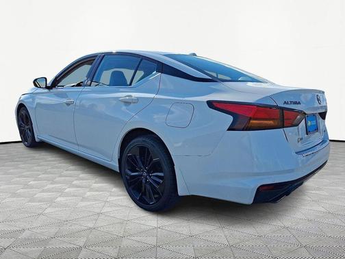 Pearl White Tricoat 2023 Nissan Altima SR Intelligent AWD