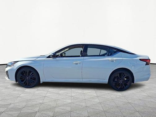 Pearl White Tricoat 2023 Nissan Altima SR Intelligent AWD