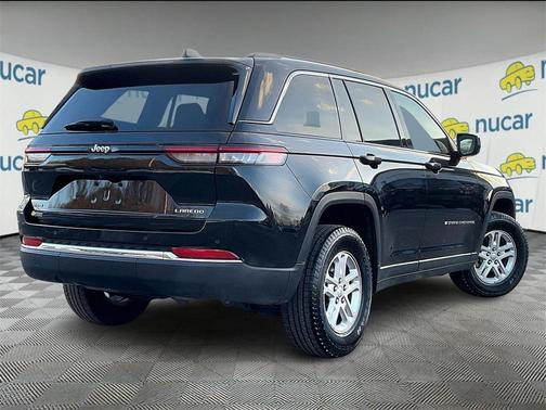 Diamond Black Crystal Pearlcoat 2023 Jeep Grand Cherokee Laredo