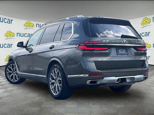 Green 2024 BMW X7 xDrive40i