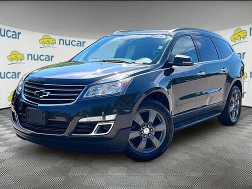 Tungsten Metallic 2017 Chevrolet Traverse 2LT