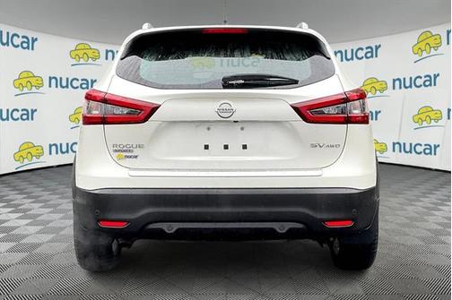 2022 Nissan Rogue Sport SV