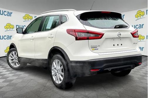 2022 Nissan Rogue Sport SV