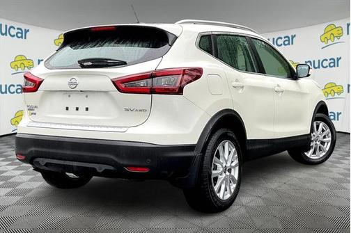 2022 Nissan Rogue Sport SV