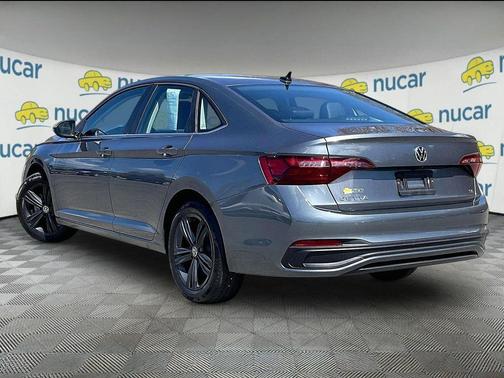 Platinum Gray Metallic 2023 Volkswagen Jetta 1.5T SE