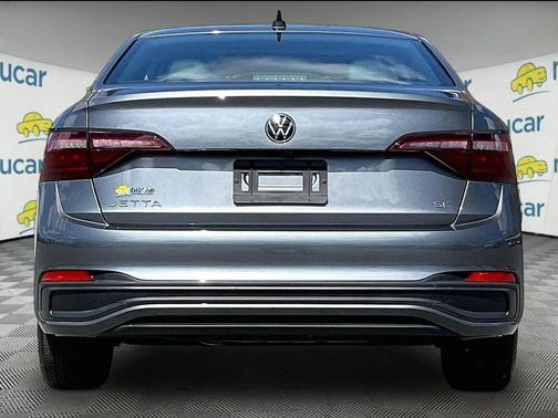 Platinum Gray Metallic 2023 Volkswagen Jetta 1.5T SE