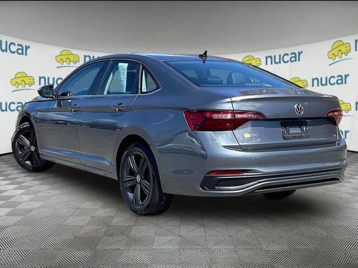 Platinum Gray Metallic 2023 Volkswagen Jetta 1.5T SE