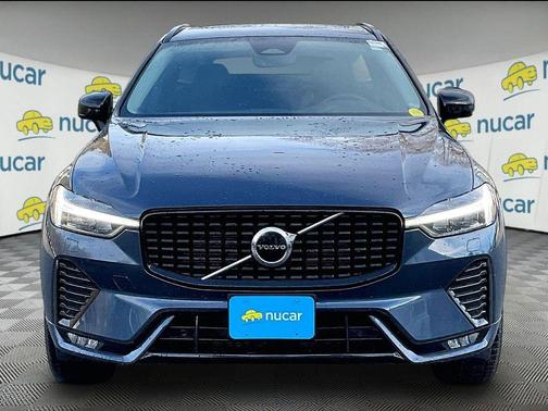 2024 Volvo XC60 B5 Core Dark Theme