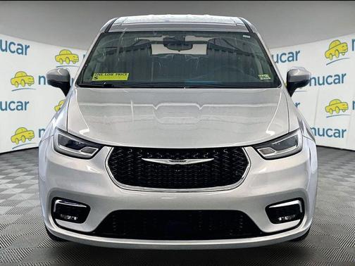 Silver Mist Clearcoat 2023 Chrysler Pacifica Touring L
