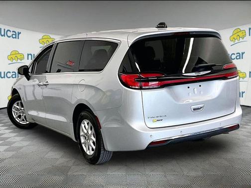Silver Mist Clearcoat 2023 Chrysler Pacifica Touring L