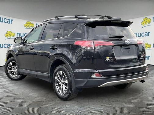 2017 Toyota RAV4 Hybrid XLE