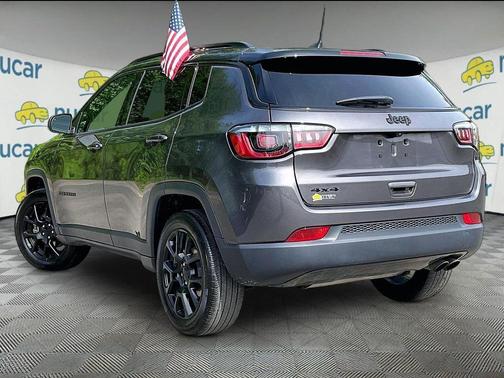 Granite Crystal Metallic Clearcoat 2022 Jeep Compass Latitude