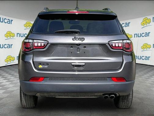 Granite Crystal Metallic Clearcoat 2022 Jeep Compass Latitude