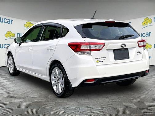White 2019 Subaru Impreza 2.0i