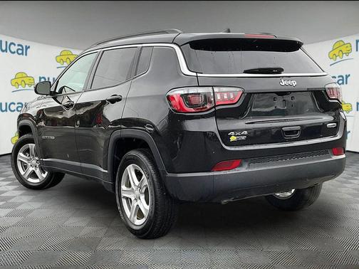 Diamond Black Crystal Pearlcoat 2024 Jeep Compass Latitude