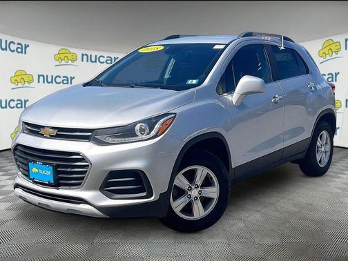 Silver Ice Metallic 2018 Chevrolet Trax LT