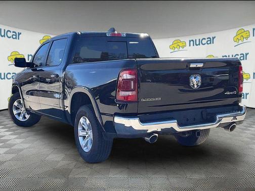 Diamond Black Crystal Pearlcoat 2022 RAM 1500 Laramie