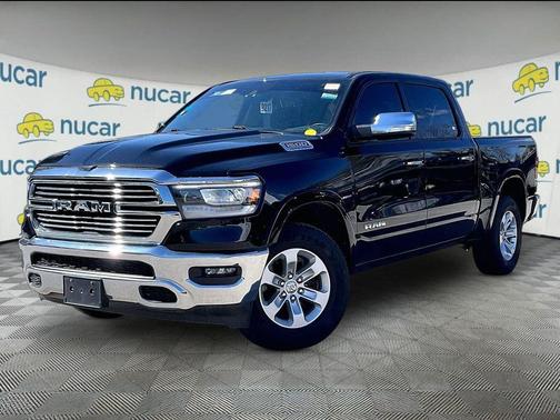 Diamond Black Crystal Pearlcoat 2022 RAM 1500 Laramie