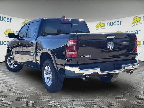 Diamond Black Crystal Pearlcoat 2022 RAM 1500 Laramie