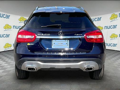 Gray 2018 Mercedes-Benz GLA 250 4MATIC