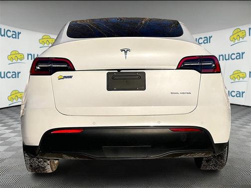 2022 Tesla Model Y Long Range Dual Motor All-Wheel Drive