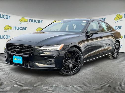 2022 Volvo S60 T6 R-Design