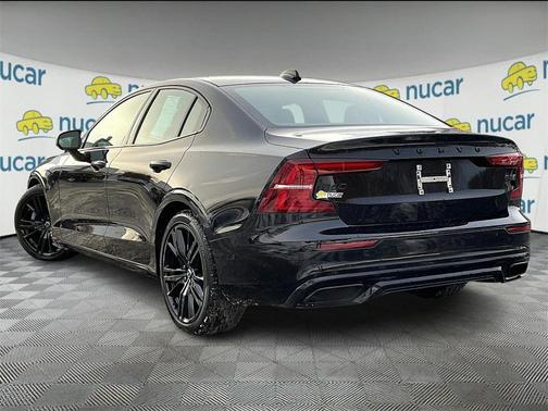 2022 Volvo S60 T6 R-Design