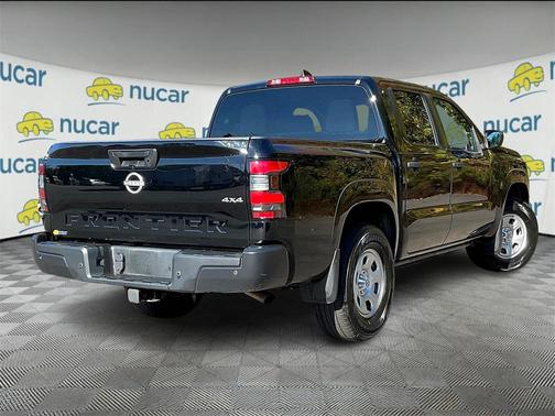 2022 Nissan Frontier S