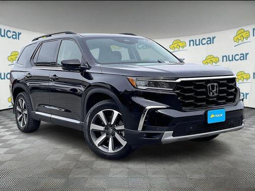 Crystal Black Pearl 2024 Honda Pilot Elite
