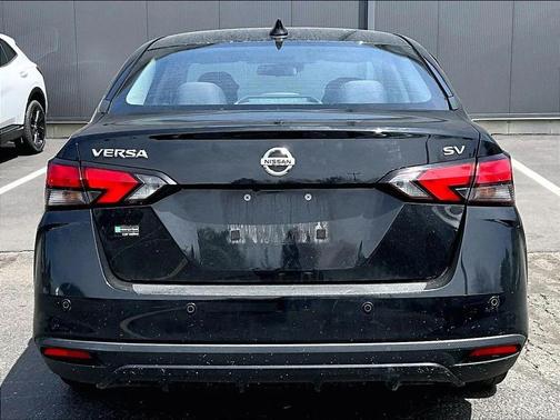 Super Black 2021 Nissan Versa 1.6 SV
