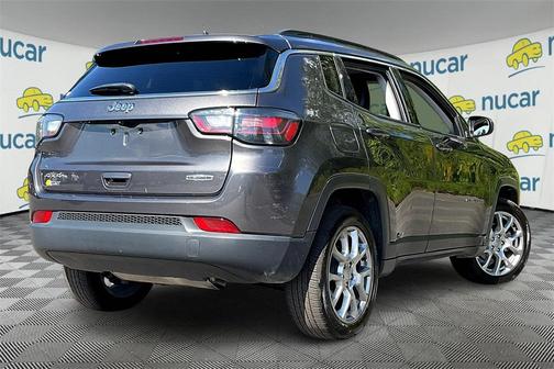 2022 Jeep Compass Latitude Lux