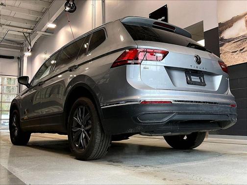 Pyrite Silver Metallic 2023 Volkswagen Tiguan 2.0T SE 4MOTION