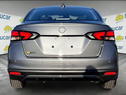 Gun Metallic 2025 Nissan Versa 1.6 SV