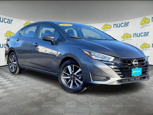 Gun Metallic 2025 Nissan Versa 1.6 SV