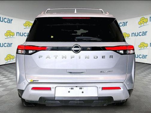 Brilliant Silver Metallic 2022 Nissan Pathfinder SL 4WD
