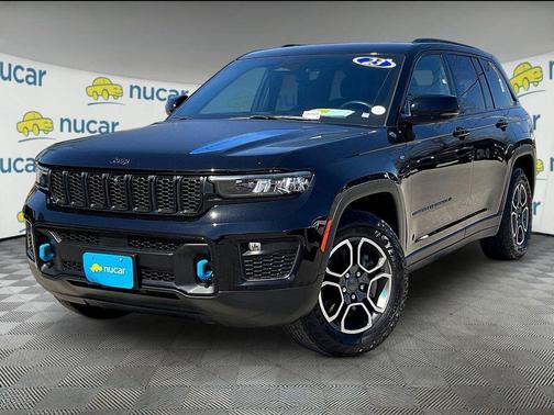 Diamond Black Crystal Pearlcoat 2023 Jeep Grand Cherokee 4xe Trailhawk