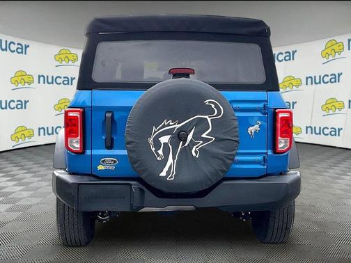 Velocity Blue Metallic 2021 Ford Bronco Base