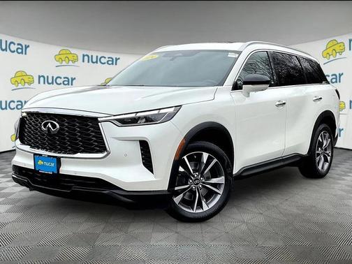 Majestic White 2024 INFINITI QX60 Luxe