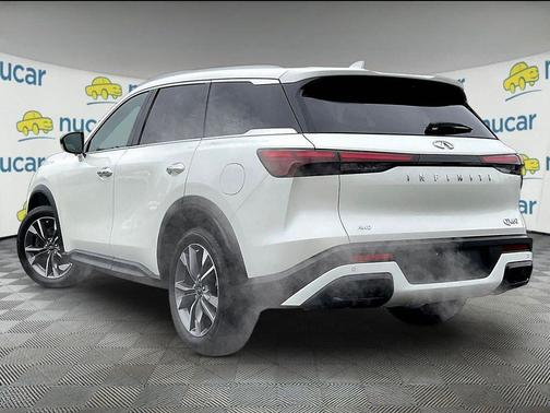Majestic White 2024 INFINITI QX60 Luxe