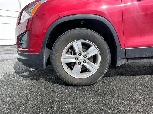 Red 2015 Chevrolet Trax LT