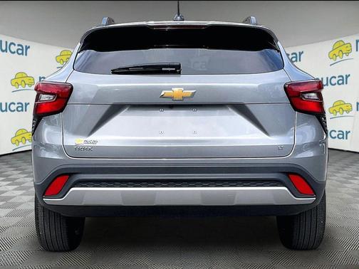 Sterling Gray Metallic 2025 Chevrolet Trax LT