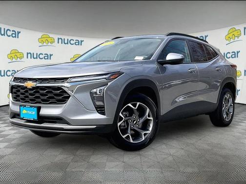 Sterling Gray Metallic 2025 Chevrolet Trax LT