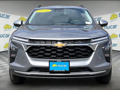 Sterling Gray Metallic 2025 Chevrolet Trax LT