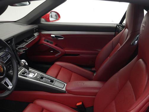 2019 Porsche 911 Carrera