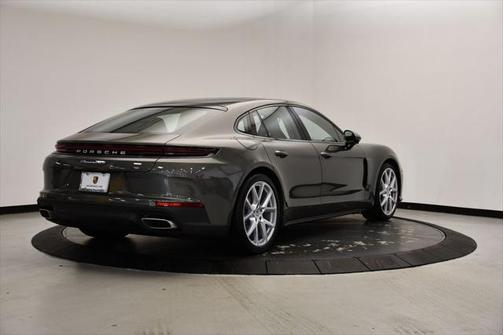2025 Porsche Panamera 4