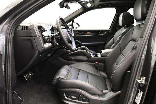 2025 Porsche Cayenne Turbo