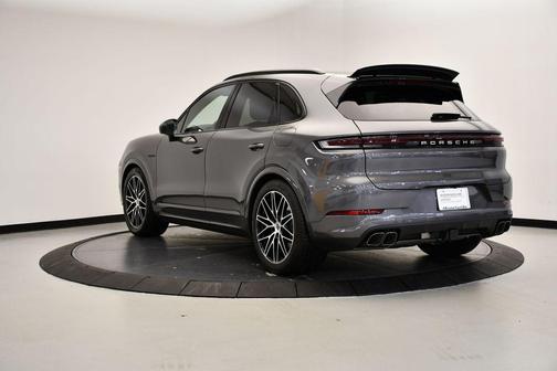 2025 Porsche Cayenne Turbo