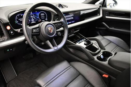 2024 Porsche Cayenne Base (Tiptronic)